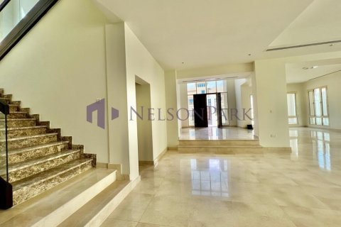 4 bedrooms Villa in Doha, Qatar No. 58381 3