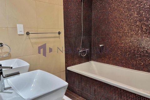 4 bedrooms Villa in Doha, Qatar No. 58381 11