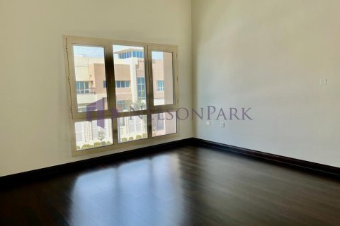 4 bedrooms Villa in Doha, Qatar No. 58381 9