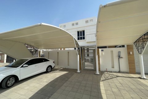 Apartment de 2 dormitorios en As Sib, Oman No. 105037 2