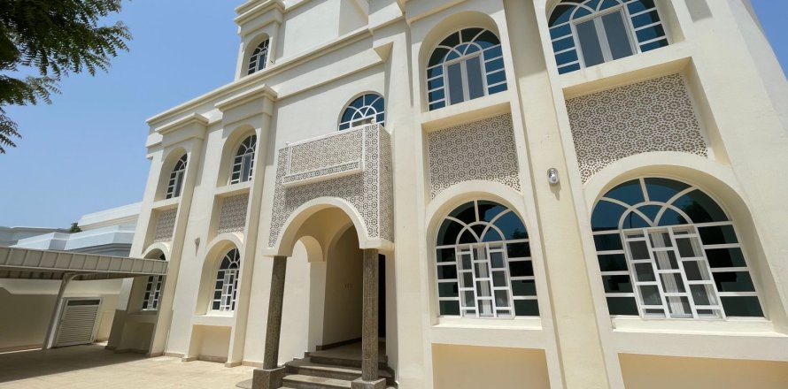Villa de 5 chambres à Muscat, Oman No. 105036