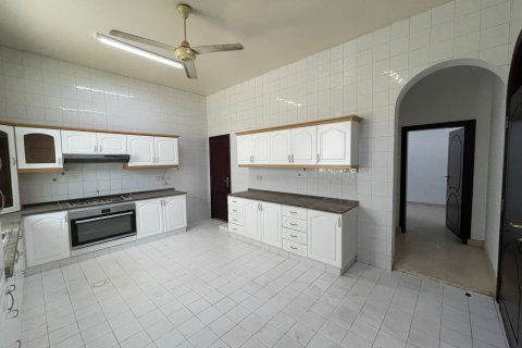 Villa de 5 chambres à Muscat, Oman No. 105036 15