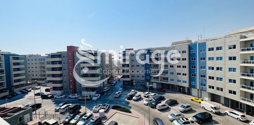 2 bedrooms Apartment in Al Reef, UAE No. 81169