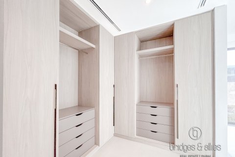 Villa de 4 dormitorios en Dubai, UAE No. 103621 8