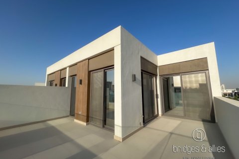 Villa de 4 dormitorios en Dubai, UAE No. 103621 12