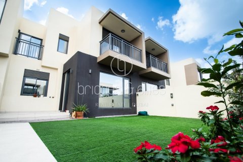 Villa de 3 dormitorios en Dubai Hills Estate, UAE No. 103620 2