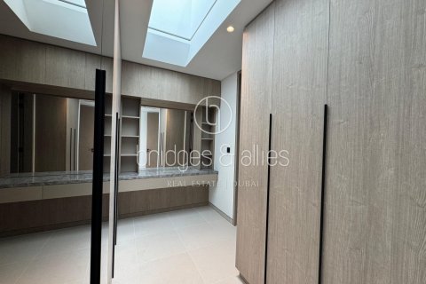 Villa de 4 dormitorios en Dubai, UAE No. 103609 8