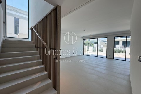 Villa de 4 dormitorios en Dubai, UAE No. 103609 3
