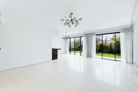 Villa de 4 dormitorios en Dubai, UAE No. 103610 4