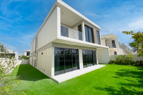 Villa de 4 dormitorios en Dubai, UAE No. 103610 2