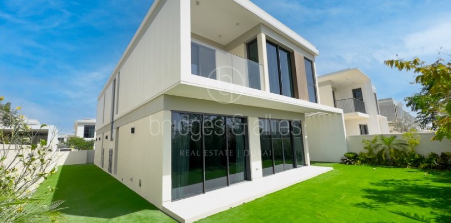 Villa de 4 dormitorios en Dubai, UAE No. 103610