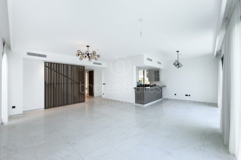 Villa de 4 dormitorios en Dubai, UAE No. 103610 5