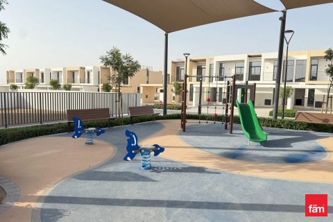 Townhouse de 4 dormitorios en Dubai, UAE No. 90539 3
