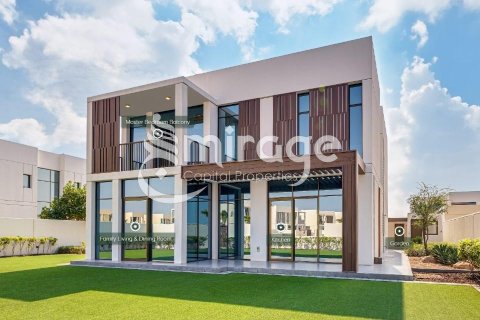 Villa de 4 dormitorios en Abu Dhabi, UAE No. 81616 2