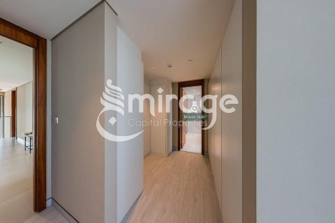 Villa de 4 dormitorios en Abu Dhabi, UAE No. 81616 10