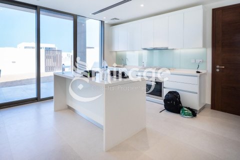 Villa de 4 dormitorios en Abu Dhabi, UAE No. 81617 10