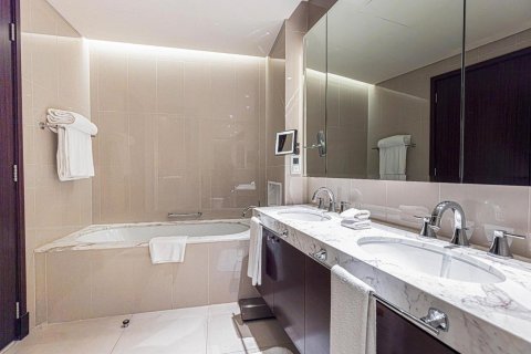 Apartment de 3 dormitorios en The Address Residence Fountain Views, UAE No. 90715 9