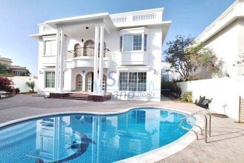 Villa de 5 dormitorios en Umm Suqeim, UAE No. 76585 1