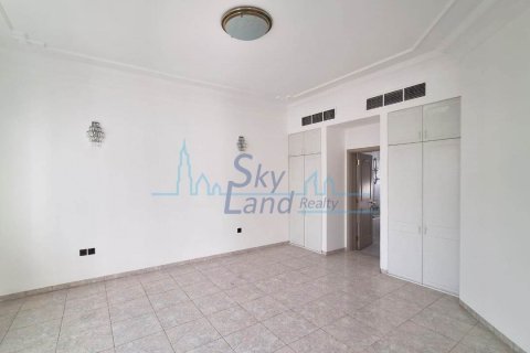 Villa de 5 dormitorios en Umm Suqeim, UAE No. 76585 12