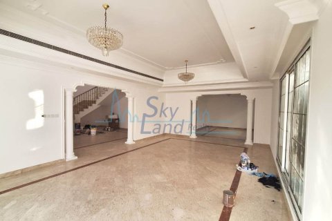 Villa de 5 dormitorios en Umm Suqeim, UAE No. 76585 3