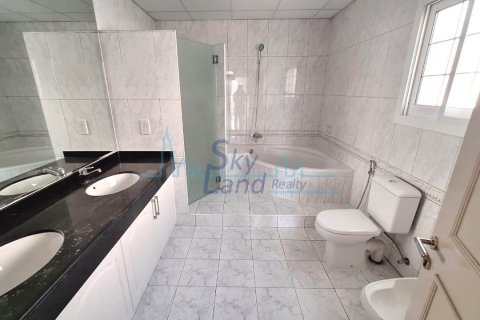 Villa de 5 dormitorios en Umm Suqeim, UAE No. 76585 14