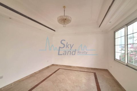 Villa de 5 dormitorios en Umm Suqeim, UAE No. 76585 11