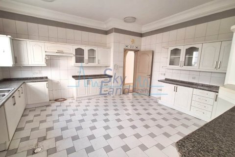 Villa de 5 dormitorios en Umm Suqeim, UAE No. 76585 5