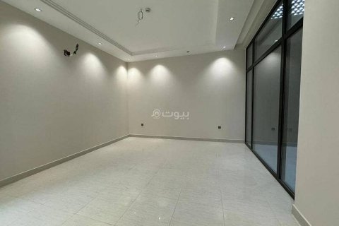 Villa de 4 dormitorios en Riyadh, Saudi Arabia No. 60159 7