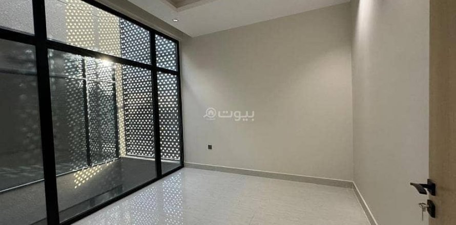 Villa de 4 dormitorios en Riyadh, Saudi Arabia No. 60159
