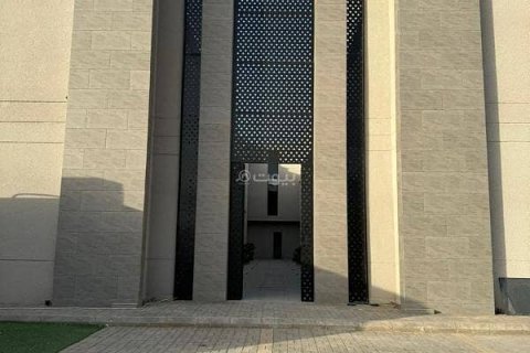 Villa de 4 dormitorios en Riyadh, Saudi Arabia No. 60159 15