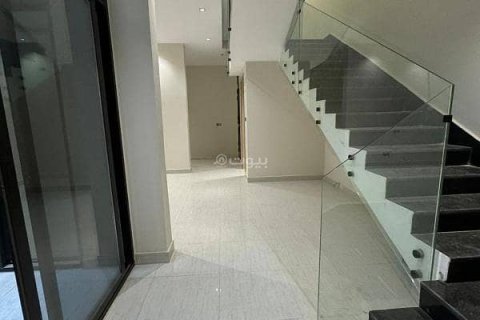 Villa de 4 dormitorios en Riyadh, Saudi Arabia No. 60159 6