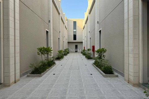 Villa de 4 dormitorios en Riyadh, Saudi Arabia No. 60159 14