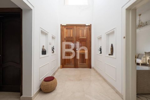 Villa de 4 dormitorios en Jumeirah Islands, UAE No. 88635 5