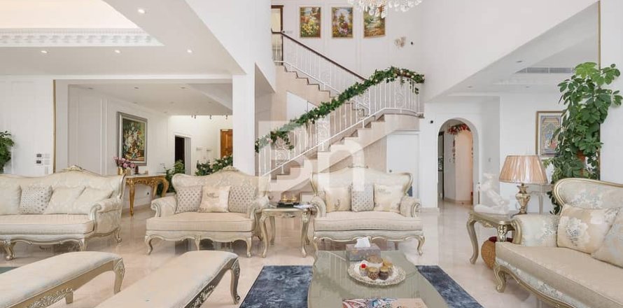 Villa de 4 dormitorios en Jumeirah Islands, UAE No. 88635