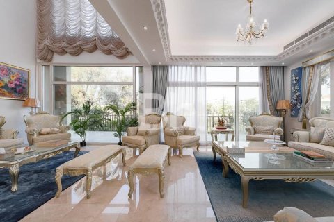 Villa de 4 dormitorios en Jumeirah Islands, UAE No. 88635 2