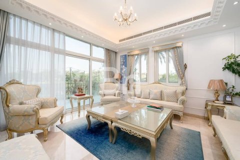 Villa de 4 dormitorios en Jumeirah Islands, UAE No. 88635 13