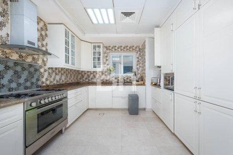 Villa de 4 dormitorios en Jumeirah Islands, UAE No. 88635 11