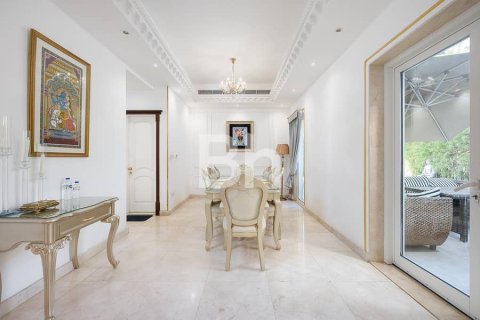Villa de 4 dormitorios en Jumeirah Islands, UAE No. 88635 9