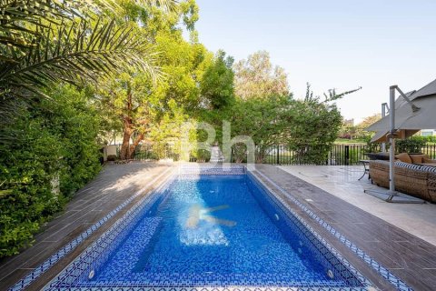 Villa de 4 dormitorios en Jumeirah Islands, UAE No. 88635 7