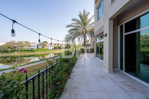 Villa de 4 dormitorios en Jumeirah Islands, UAE No. 88635 4