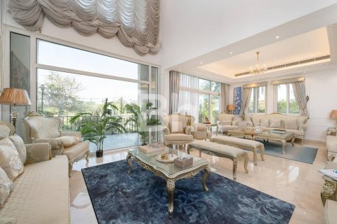 Villa de 4 dormitorios en Jumeirah Islands, UAE No. 88635 6