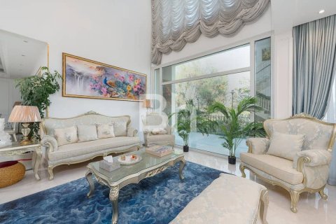 Villa de 4 dormitorios en Jumeirah Islands, UAE No. 88635 8