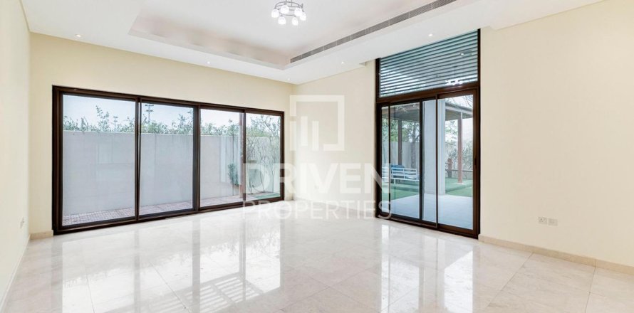 Villa de 5 dormitorios en Meydan, UAE No. 85193