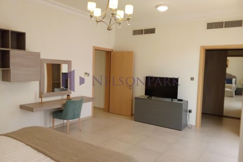 3 bedrooms Villa in Doha, Qatar No. 57392 11