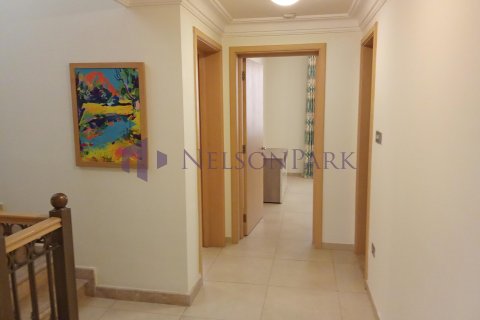 3 bedrooms Villa in Doha, Qatar No. 57392 17