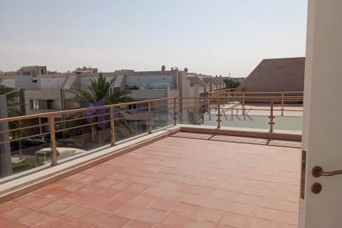 3 bedrooms Villa in Doha, Qatar No. 57392 26