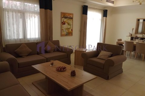 3 bedrooms Villa in Doha, Qatar No. 57392 5