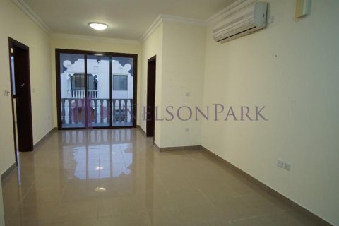 5 bedrooms Villa in Doha, Qatar No. 57391 12