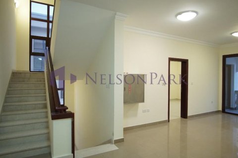 5 bedrooms Villa in Doha, Qatar No. 57391 10