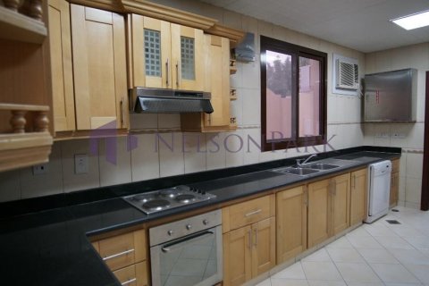 5 bedrooms Villa in Doha, Qatar No. 57391 24